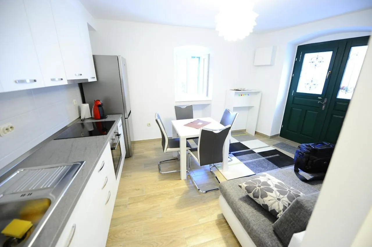 The Star Apartment Split